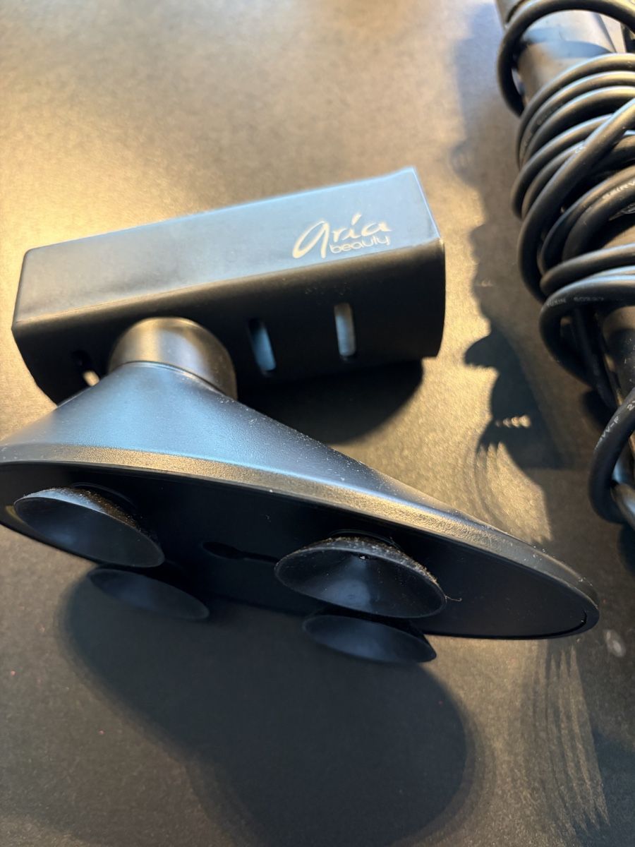 Fers à boucler & lisser: Aria beauty flat iron – D'occasion à Münchenstein par ArleneLM 1