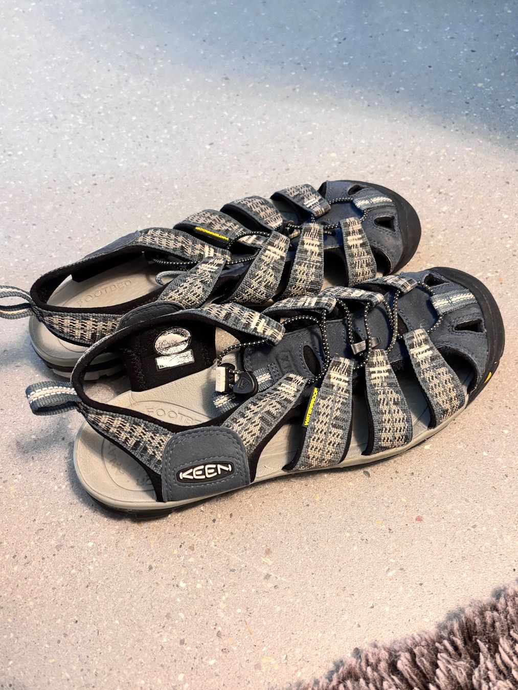 Keen Scarpe da uomo: KEEN Sandalen Grösse 43 gebraucht – Usato da Zürich venduto da engebrunau 1