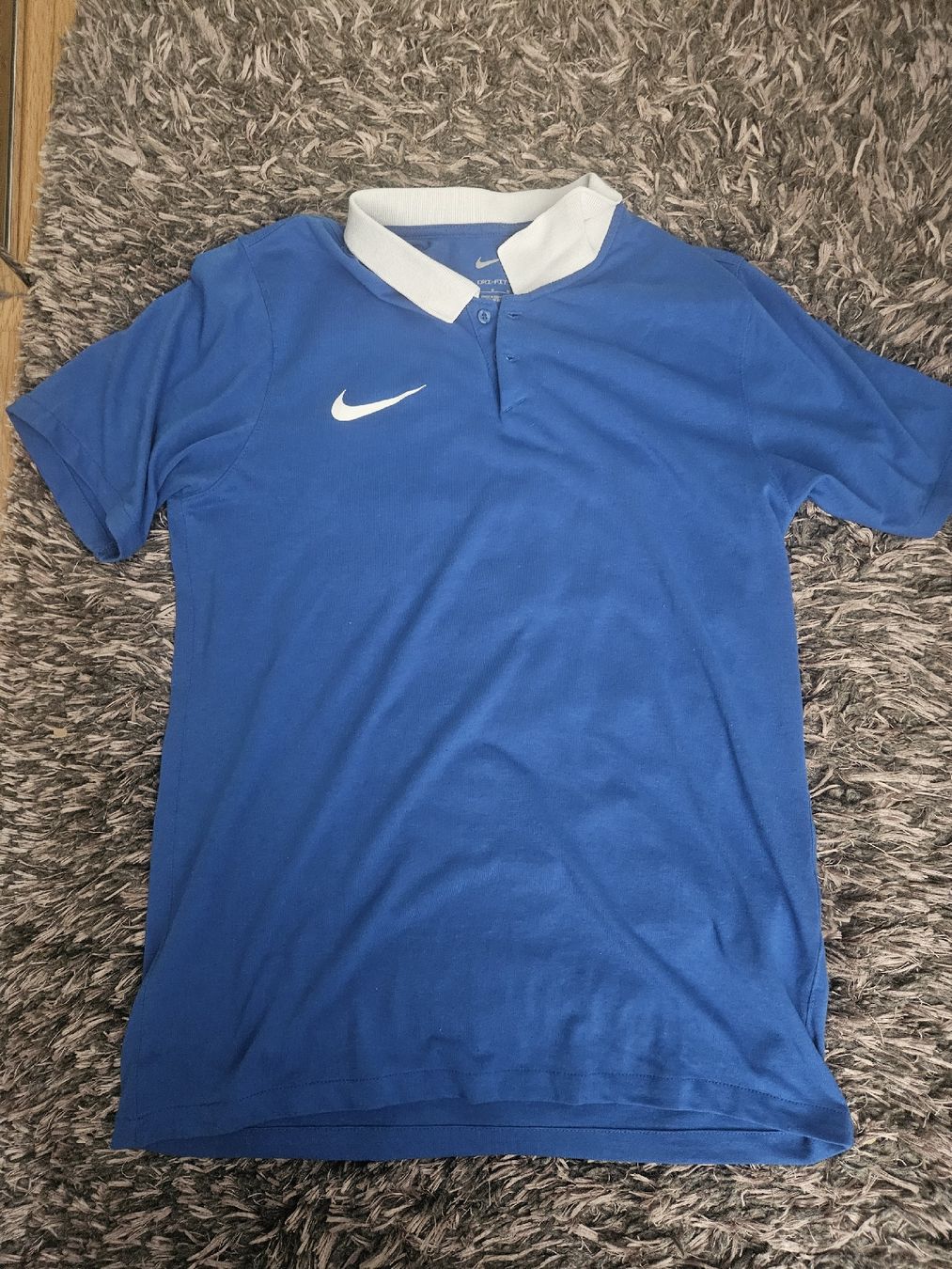 Nike Magliette Polo: Nike Polo Shirt Gr.M – Usato da Emmenbrücke venduto da TopGato