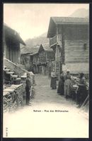 Salvan, Rue de Millionaires mit Frauen