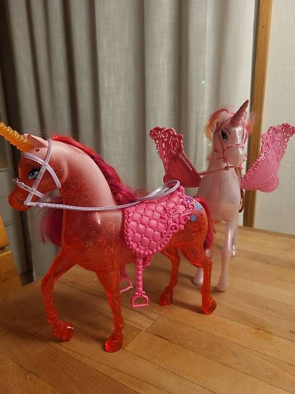 Jouets: 2 Einhörner – D'occasion à Mollis par reiver 3