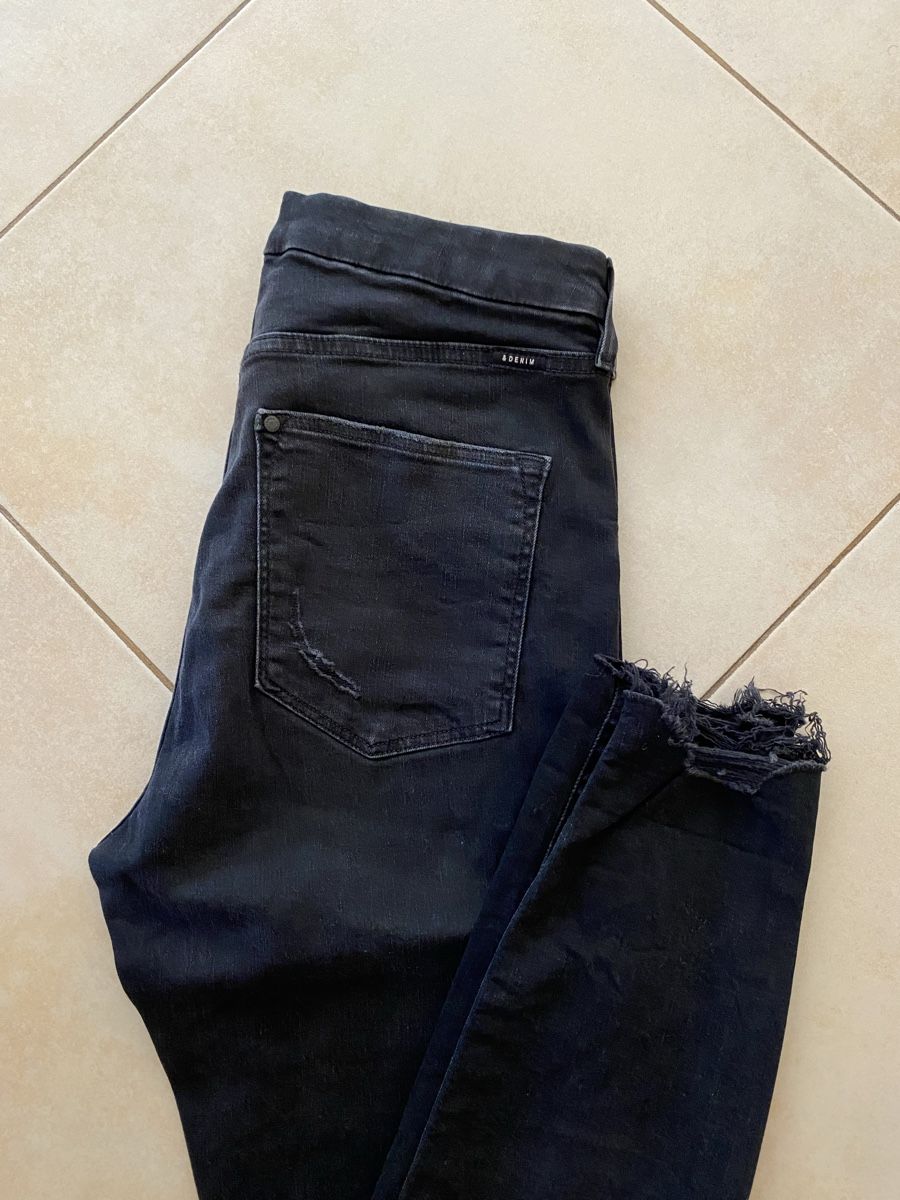 H&M Jeans: Jean H&M – Nuovo (secondo la descrizione) da Arzier-Le Muids venduto da ma_gd4