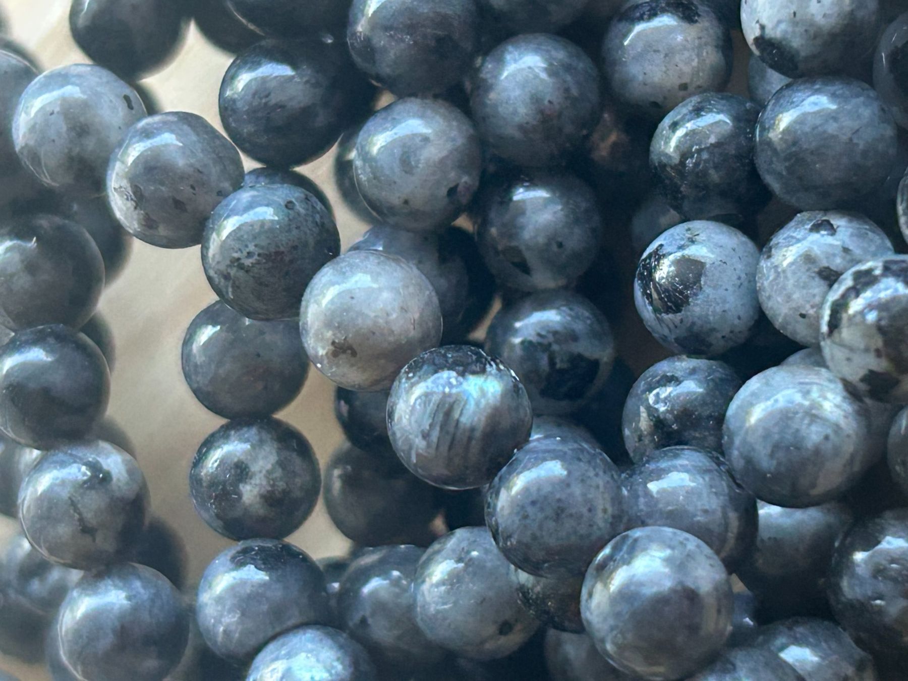 Minerali & Pietre curative: Aktion!!! Strang echte Labradorite white light beads 8 mm – Nuovo e nell'imballaggio originale da Niederrohrdorf venduto da Ytobi 2