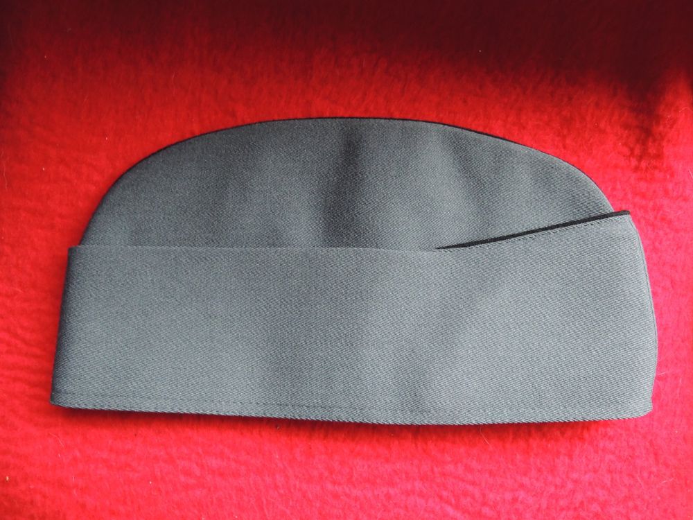 Schweizer Armee Uniformen: Militärmütze Leutnant Gr. 58 1/2 Top Zustand Twint ok. – Gebraucht aus Uznach von Othmar52 1