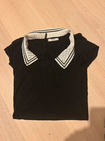 Schickes schwarzes Sommer Top mit Kragen, Grösse M