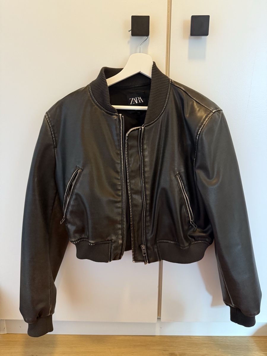 Zara Jacken: Zara Bomberjacke – Gebraucht aus Thun von Julia1406