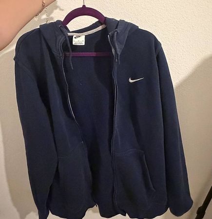 Nie getragen, Nike Sportswear sweatjacke