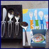 Vaisselle pour enfant neuve avec services/alles da fGeschenk