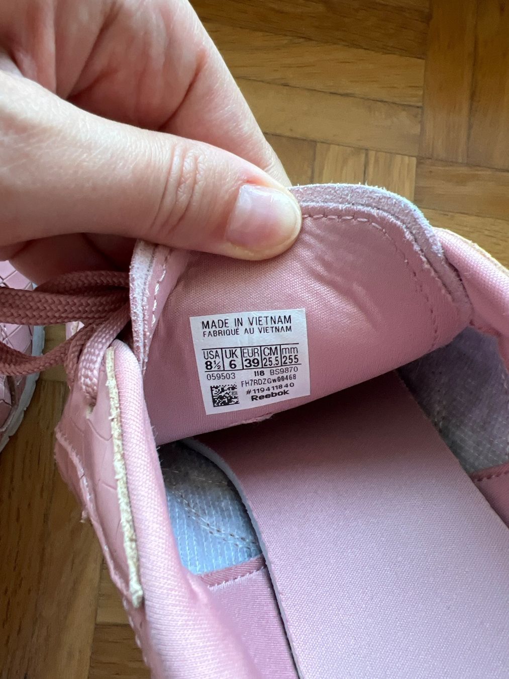 Reebok Scarpe da donna: REEBOK EUR 39 – Usato da Horgen venduto da linuxrp 6
