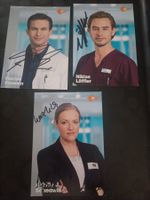 Bettys Diagnose - 3 Handsignierte Autogrammkarte - Set 2