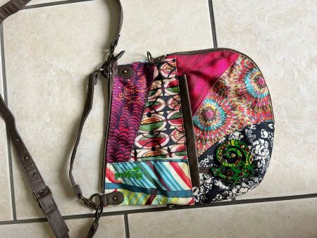 DESIGUAL - kleine Tasche, mehrfahrbig mit Überschlag