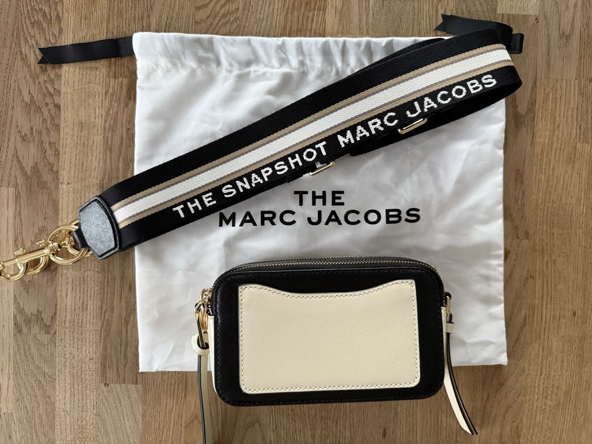 Marc Jacobs Borse da donna: Marc Jacobs Snapshot Bag, Creme/Schwarz – Nuovo (secondo la descrizione) da Anglikon venduto da Haraldinho 1