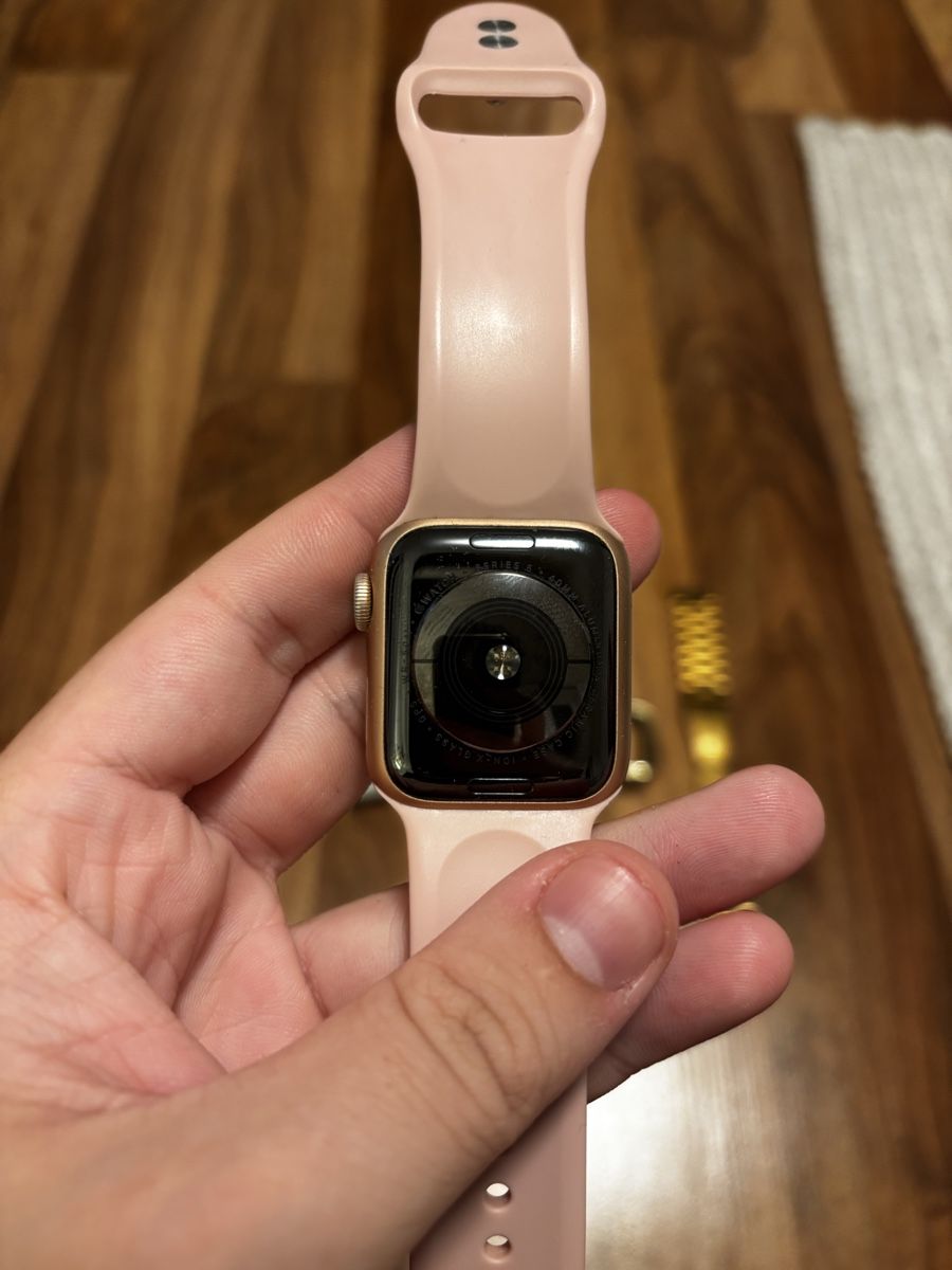 Apple Smartwatch: Apple Watch Series 5 | Rose Gold | 40mm – Gebraucht aus St. Gallen von NPC_mit_Twint 1