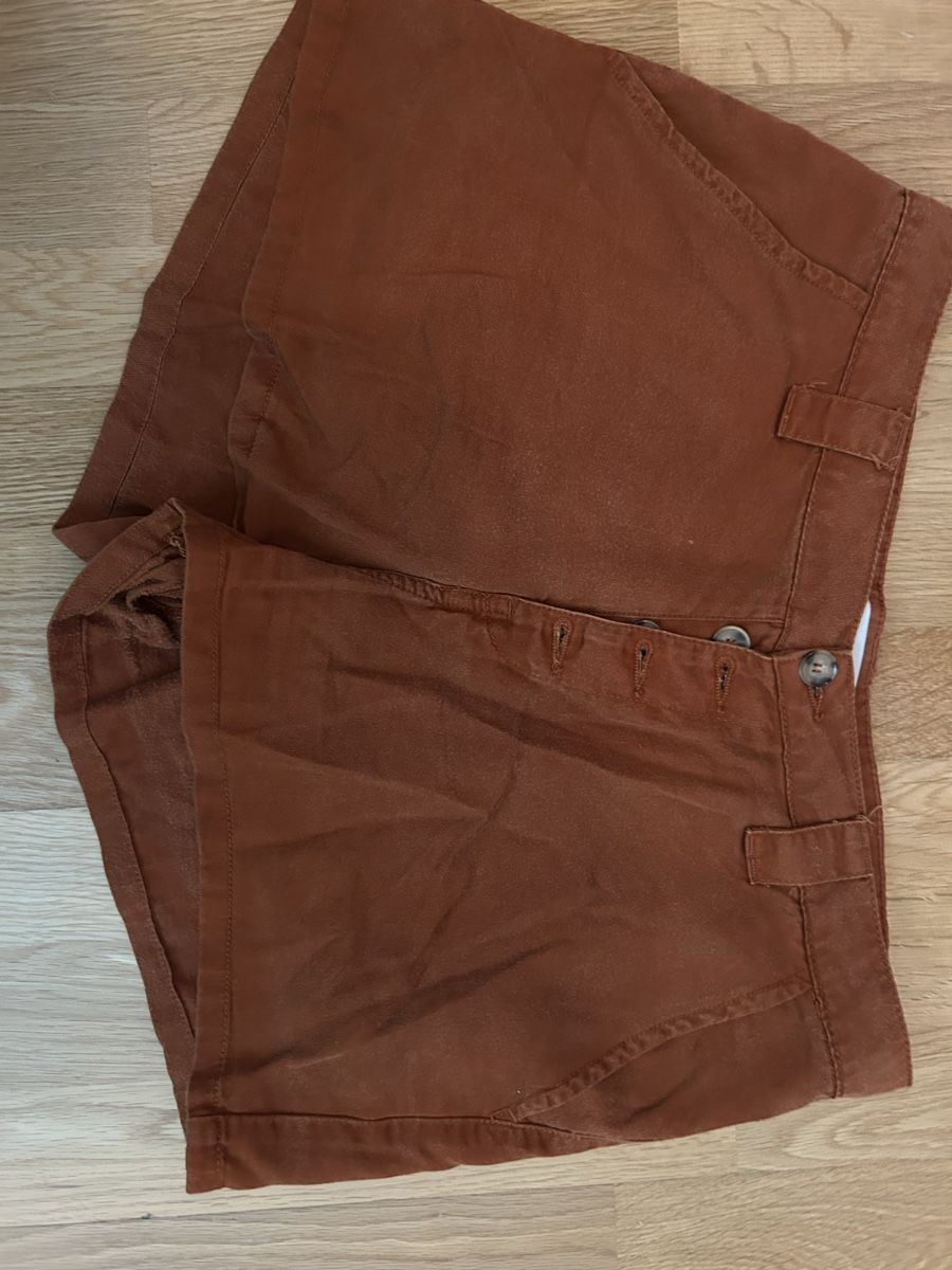 Pantaloni: Short brun Twintip – Usato da Daillens venduto da guisepa