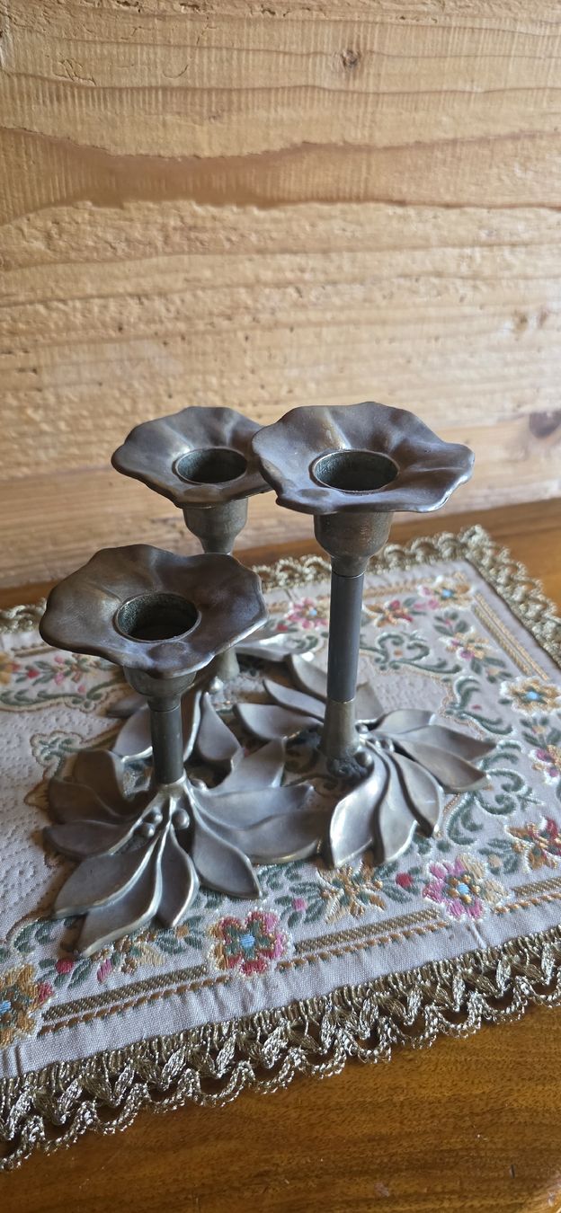 Bougeoirs: Jugendstil Messing Kerzenständer – D'occasion à Wolfhalden par Nati-Nati
