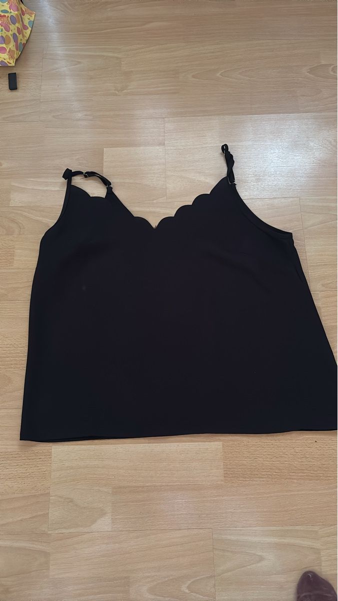 Tops: Débardeur noir Shein – Gebraucht aus Dugny (Leytron) von Cel_97