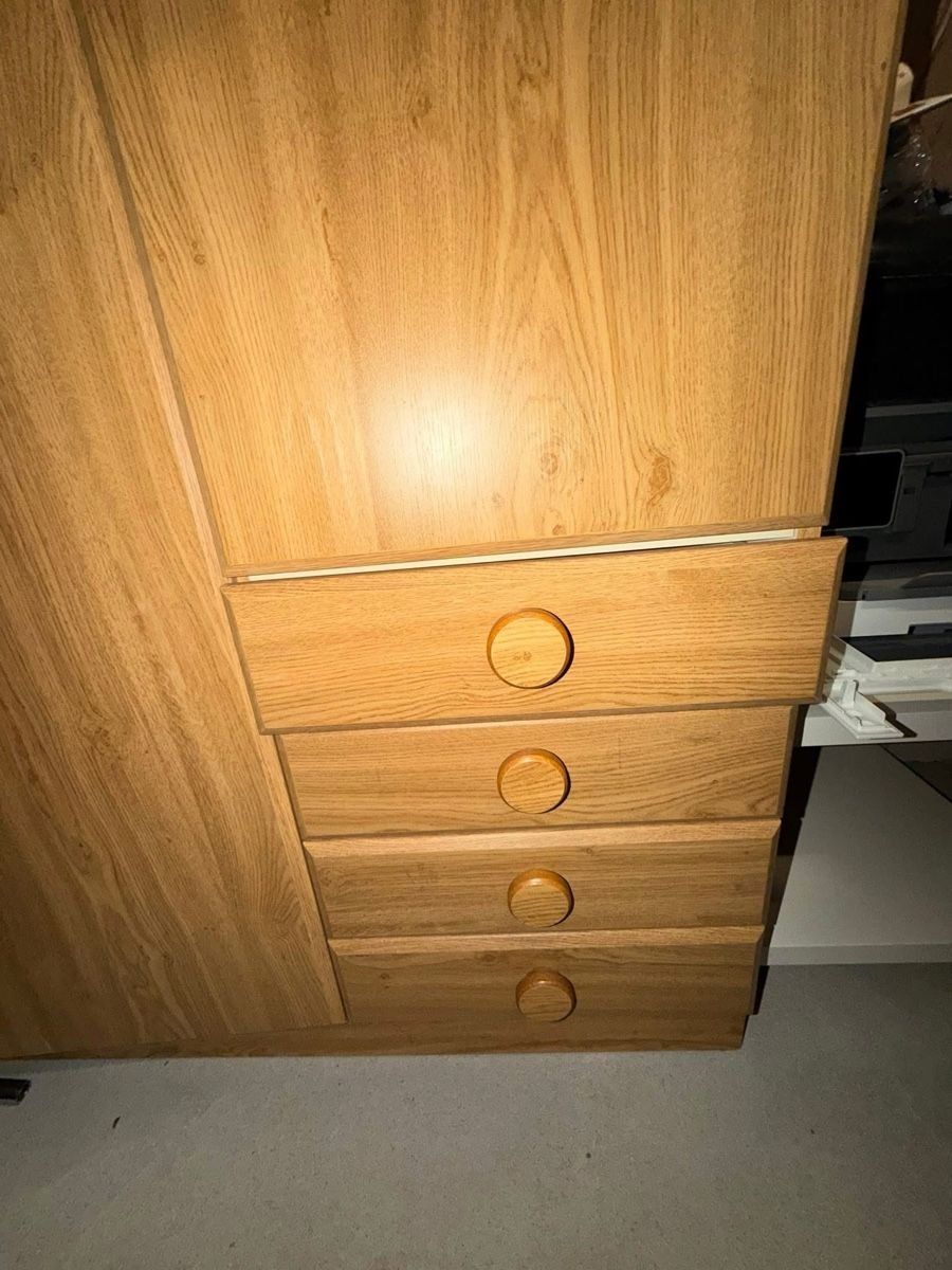 Armadi: Schrank 3-türig – Usato da Bülach venduto da Migi66 1