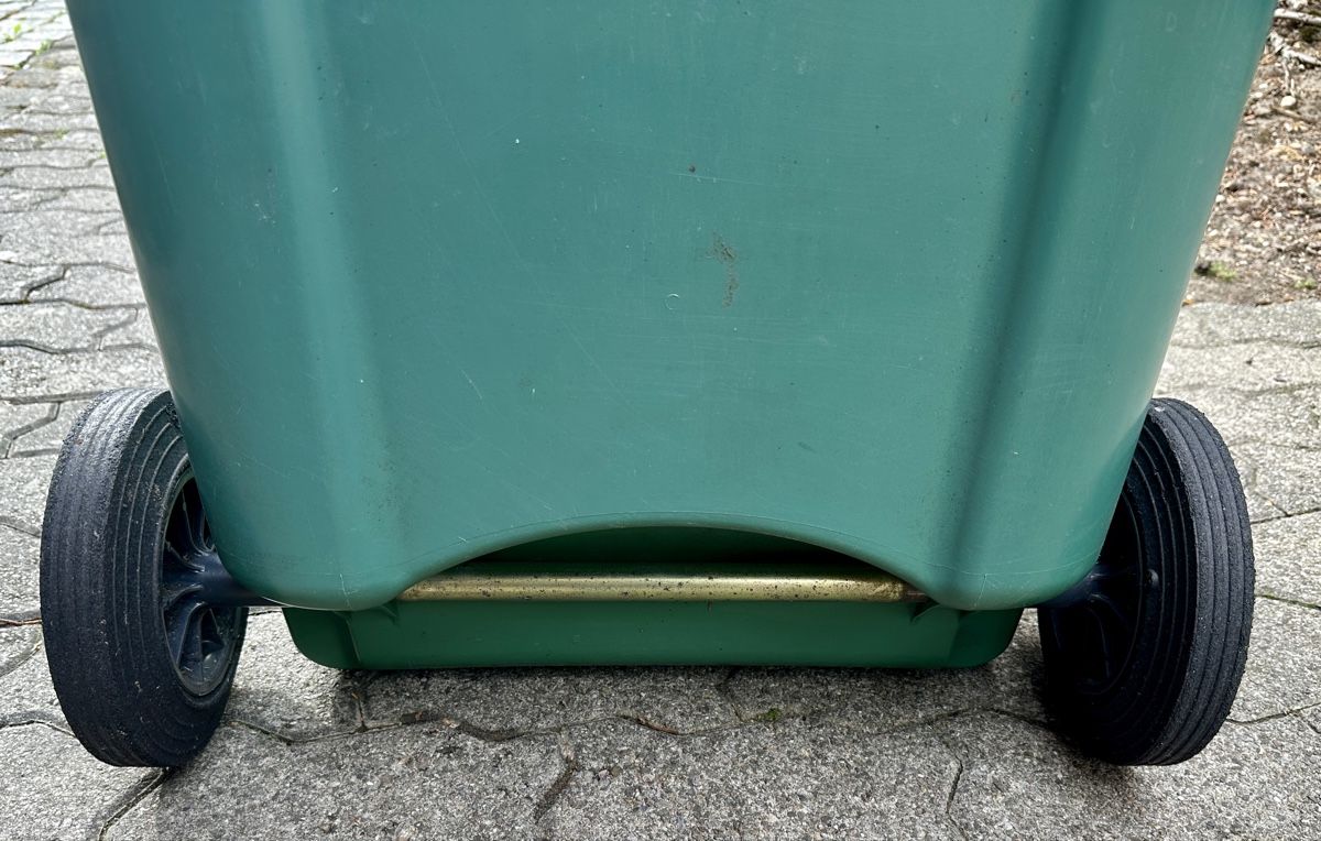 Contenitori edile: Container für Grüngut – Usato da Winterthur venduto da mat_q5d5 2