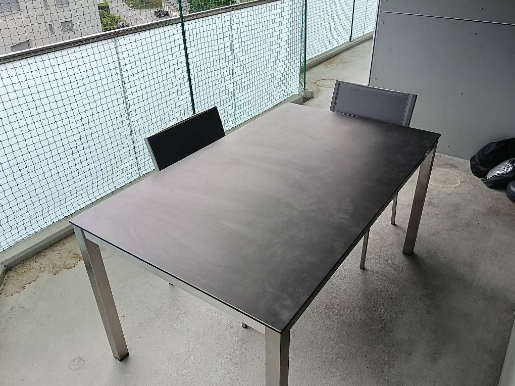 Tischset: Table acier céramique, 6 chaises. – Gebraucht aus Sierre von ser_xl7g 1
