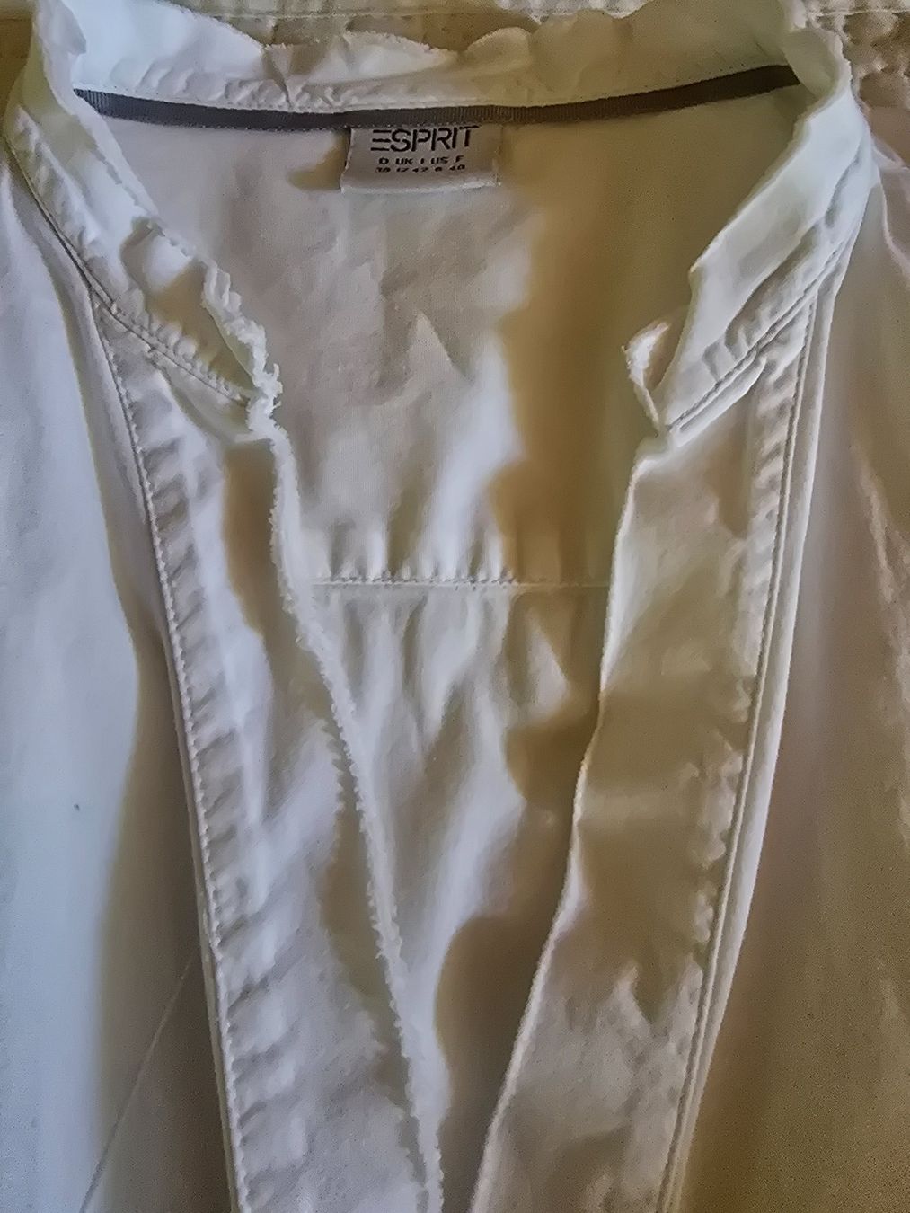 Esprit Camicette: Blouse Esprit, taille.38, blanche – Usato da La Neuveville venduto da Diamise 2