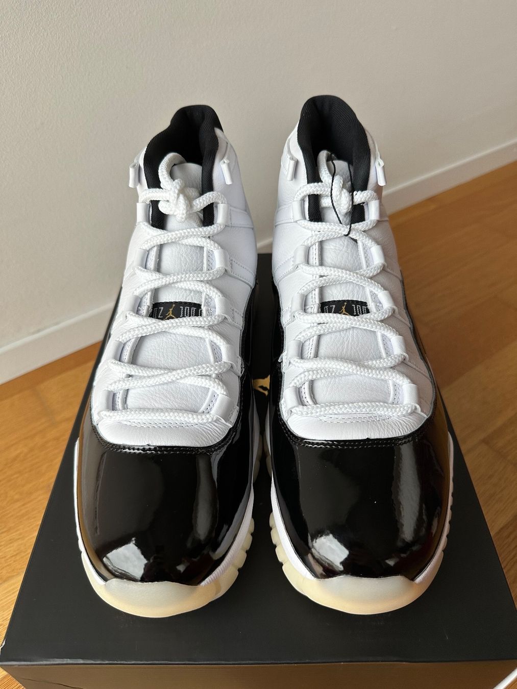 Jordan Scarpe da uomo: Air Jordan 11 Gratitude – Nuovo e nell'imballaggio originale da Luzern venduto da Luxury82