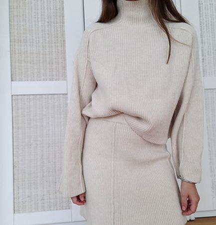 IVY & OAK knit skirt and sweater set
