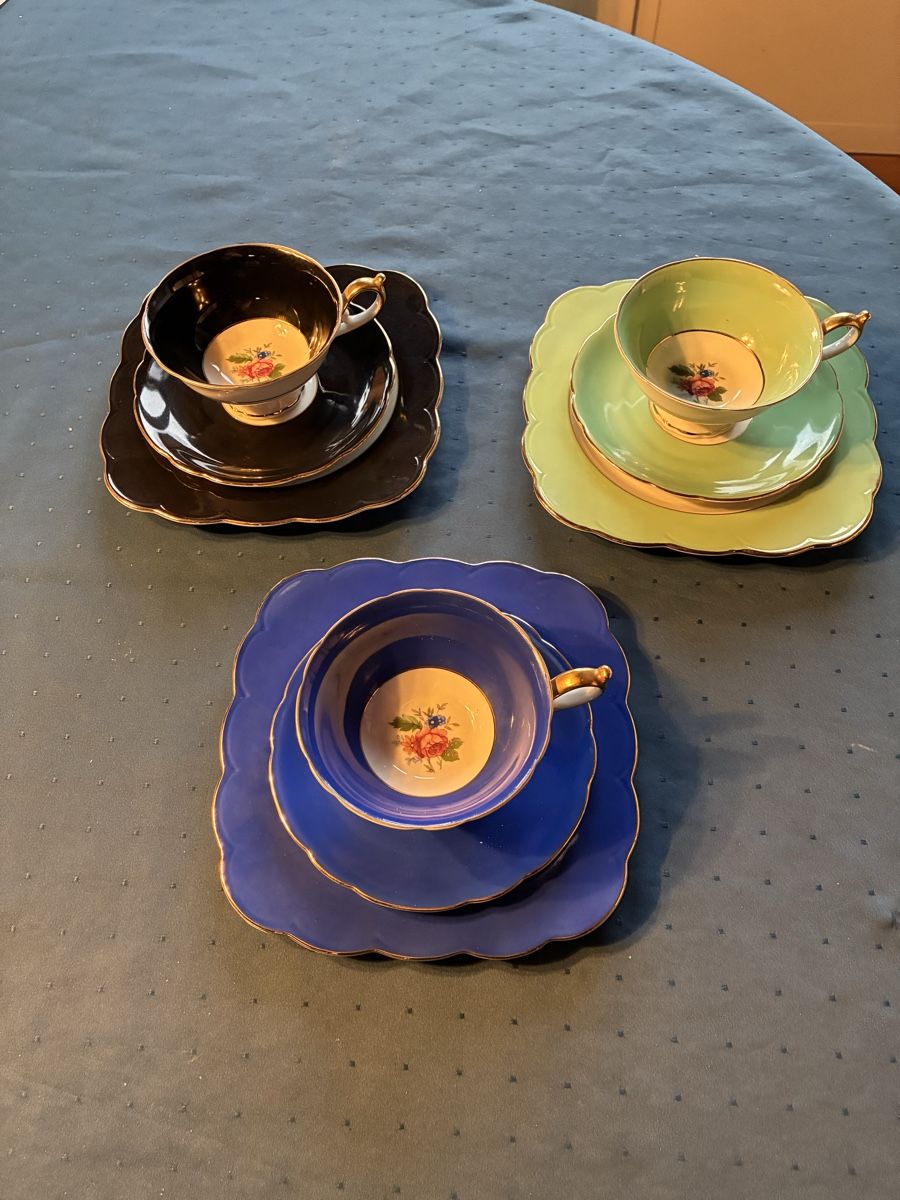 Tasses: 3 Teegedecke mit Blumendekor – D'occasion à Dornach par Rosengarten