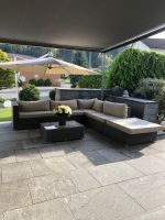 Ecklounge mit Tisch