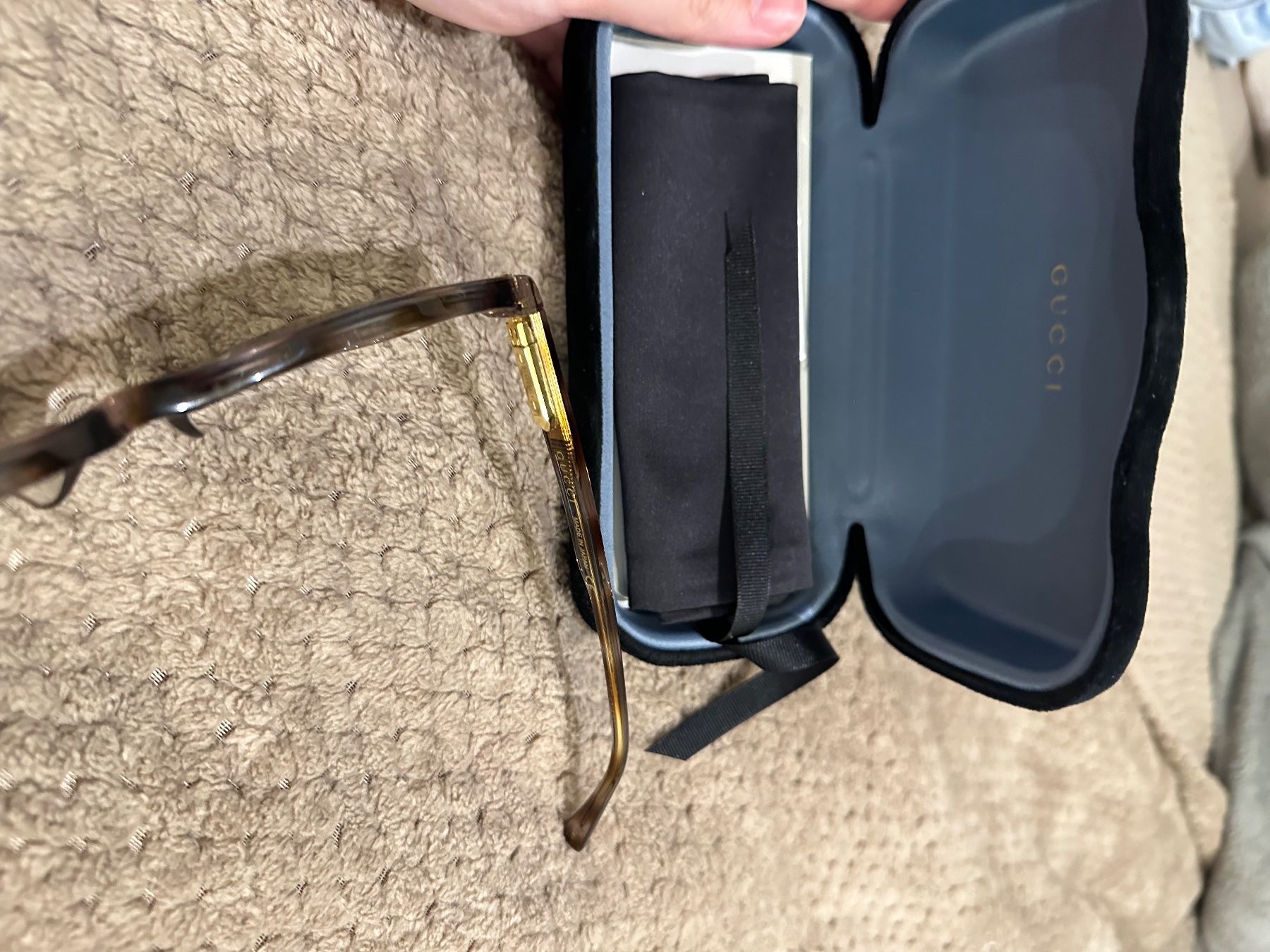 Gucci Lunettes & Verres: Gucci sunglasses – D'occasion à Tramelan par adi_n5lb 2