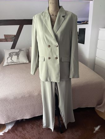 MNG Damen Anzug Grösse 42 Blazer Hose neu