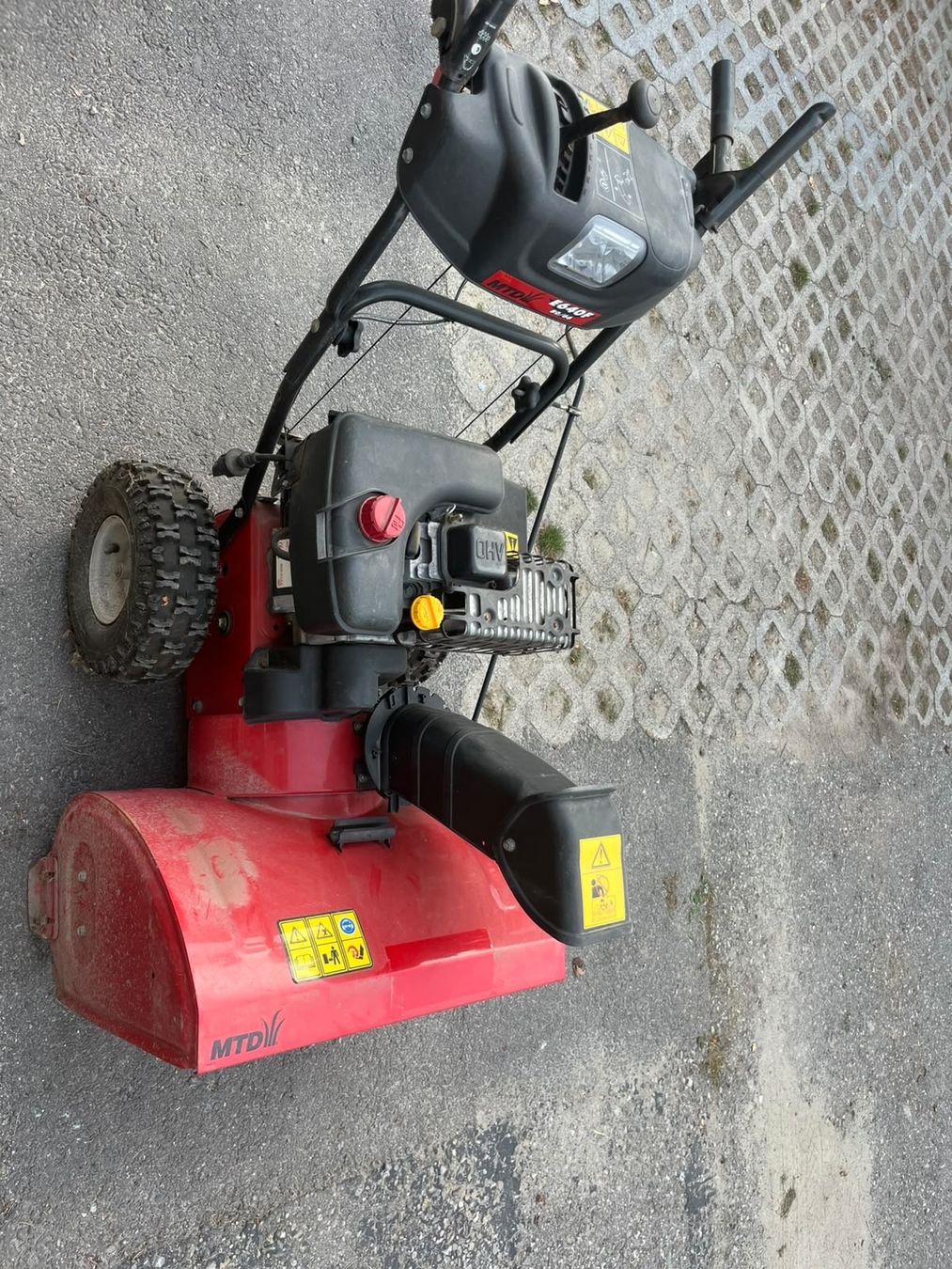 Mtd Déneigement: Schneefräse MTD E640F – D'occasion à Flumenthal par Deere6110 1