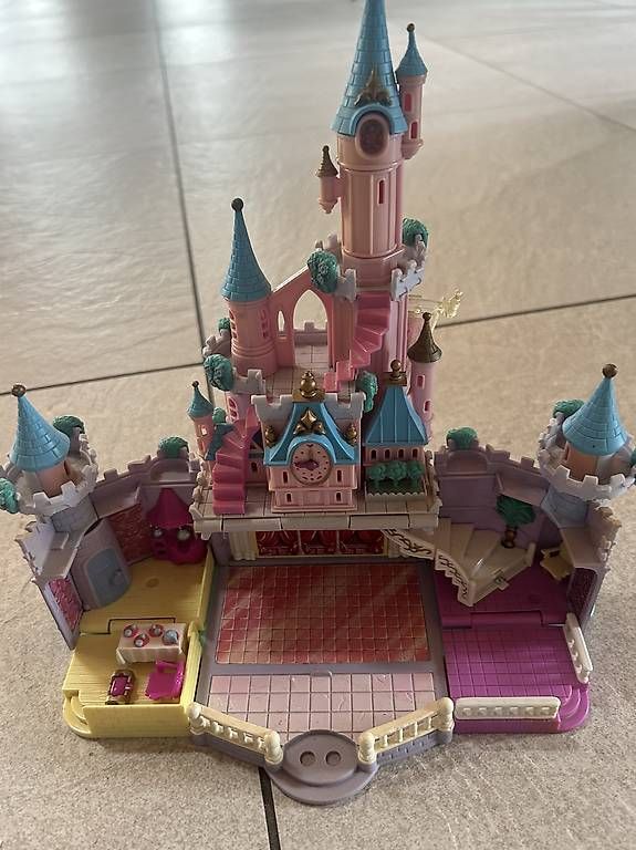 Polly Pocket Giocattoli: Polly Pocket Schloss – Usato da Eglisau venduto da Misselly 1