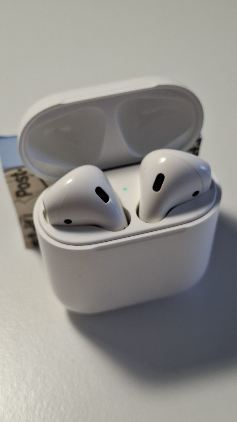 Apple Cuffie: Apple AirPods 2 gebraucht – Usato da Wettingen venduto da leo_5h6v