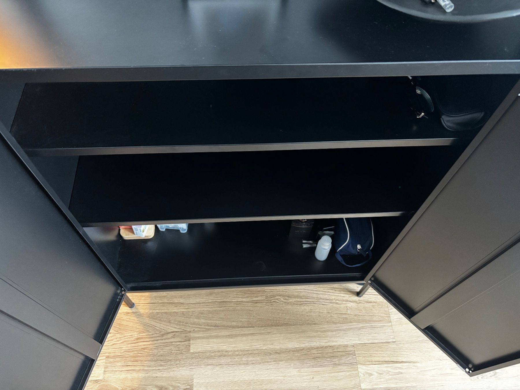 Commodes: vidaXL Metallschrank-Spind-Optik – D'occasion à Bülach par arigator78 2