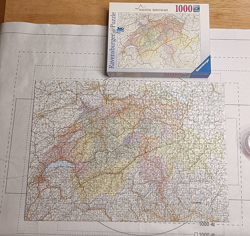 Ravensburger Puzzle: Puzzle 1000 Teile Schweizerkarte – Usato da Samstagern venduto da StellaSnuppe