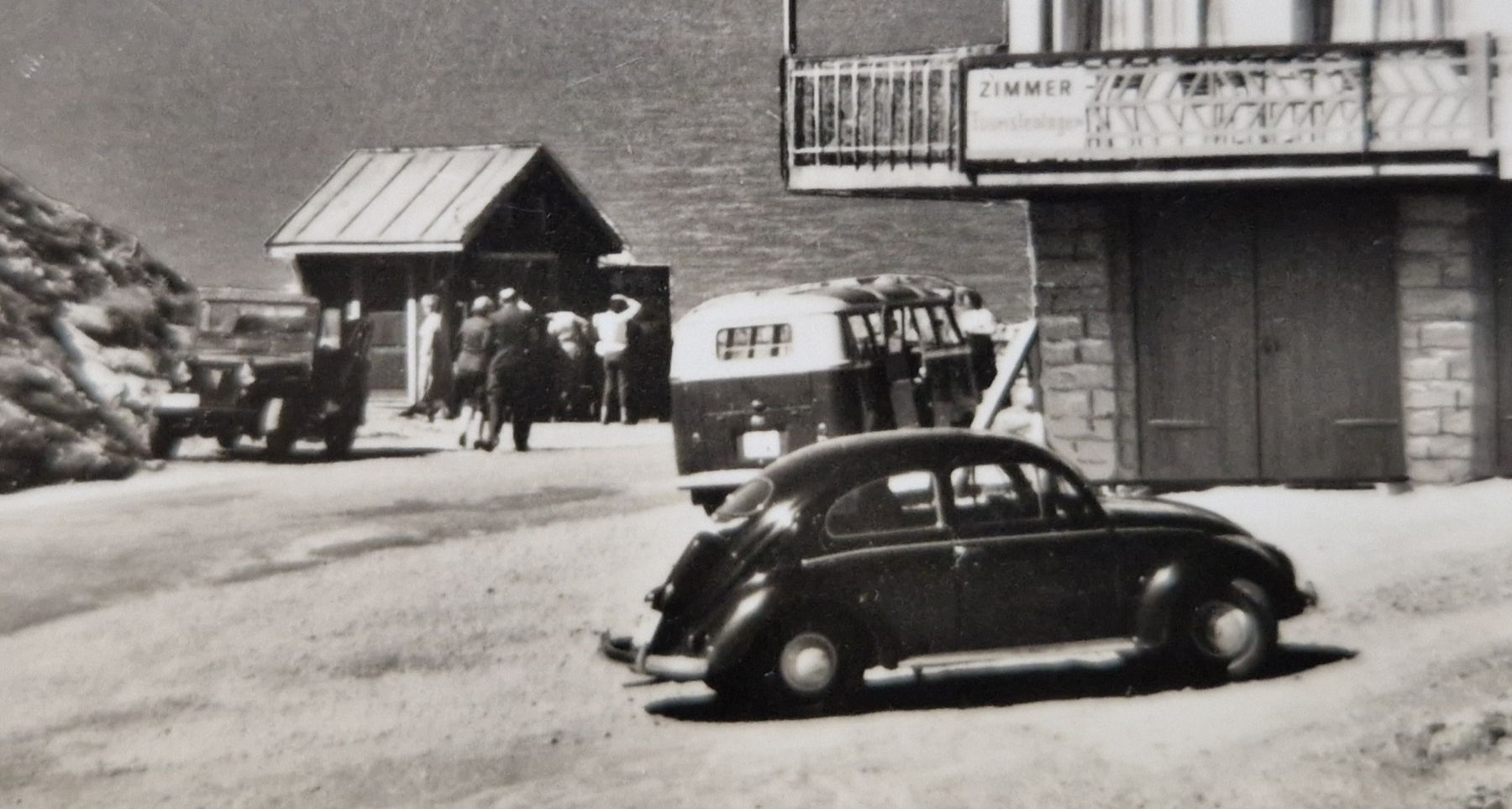 Cartoline postali: Gasthaus Grimselblick, Autos 1951 – Usato da Ebikon venduto da Donar50 1