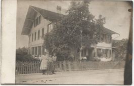 LANDWIRTSCHAFT/BAUERNHAUS 1911 mit Bauernfamilie Worb BE?