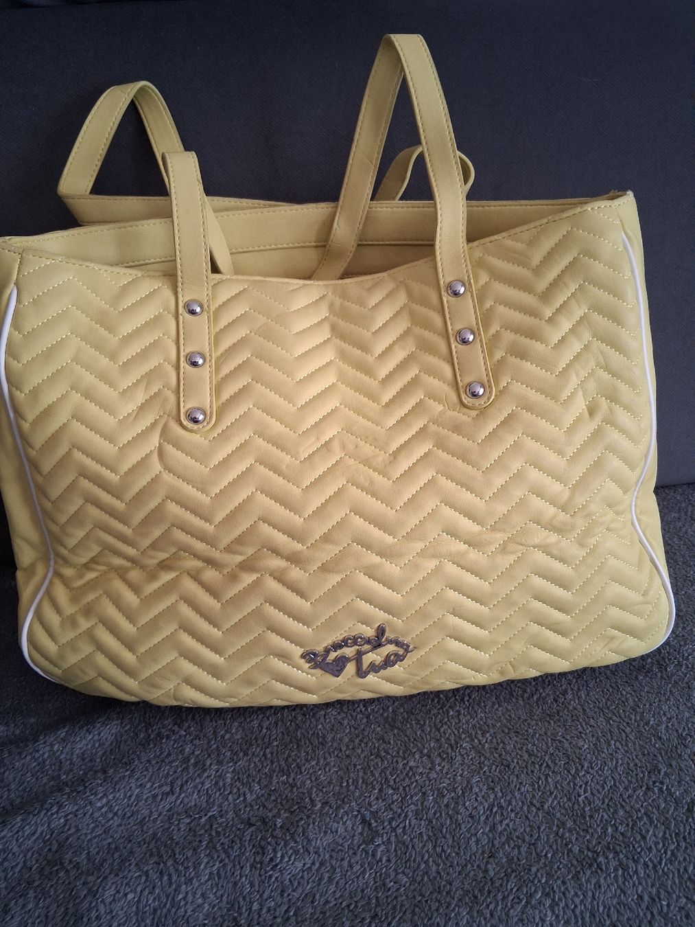 Borse da donna: Gelbe Handtasche – Usato da Wolfenschiessen venduto da Ylvi21 1
