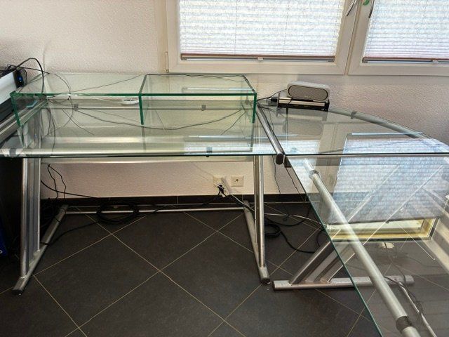 Scrivanie: Bureau en verre – Usato da St-Cierges venduto da merlin6633 4