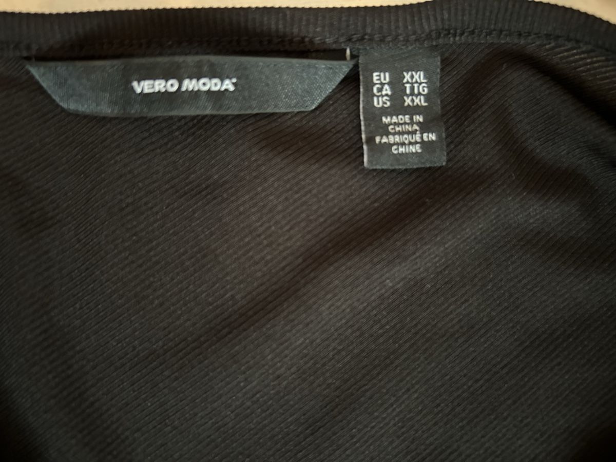 Vero Moda Top: Body noirs – Usato da Daillens venduto da guisepa 2