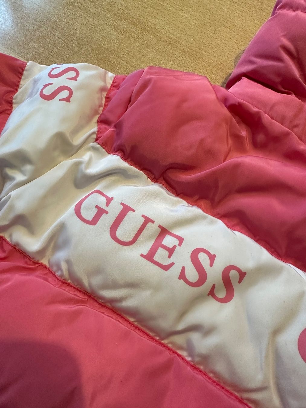 Guess Giacche & Cappotti: Veste guess fille T.104 – Nuovo (secondo la descrizione) da Le Brassus venduto da lionete02 4