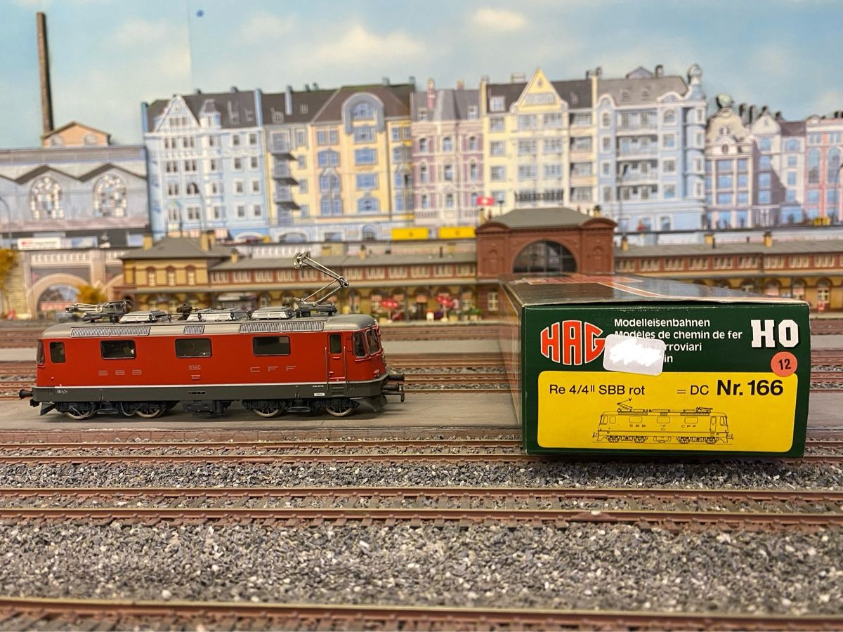 Hag Modellini di ferrovie: HAG 166 Re 4/4II SBB Rot H0 – Usato da Glattpark (Opfikon) venduto da anywaya23 1