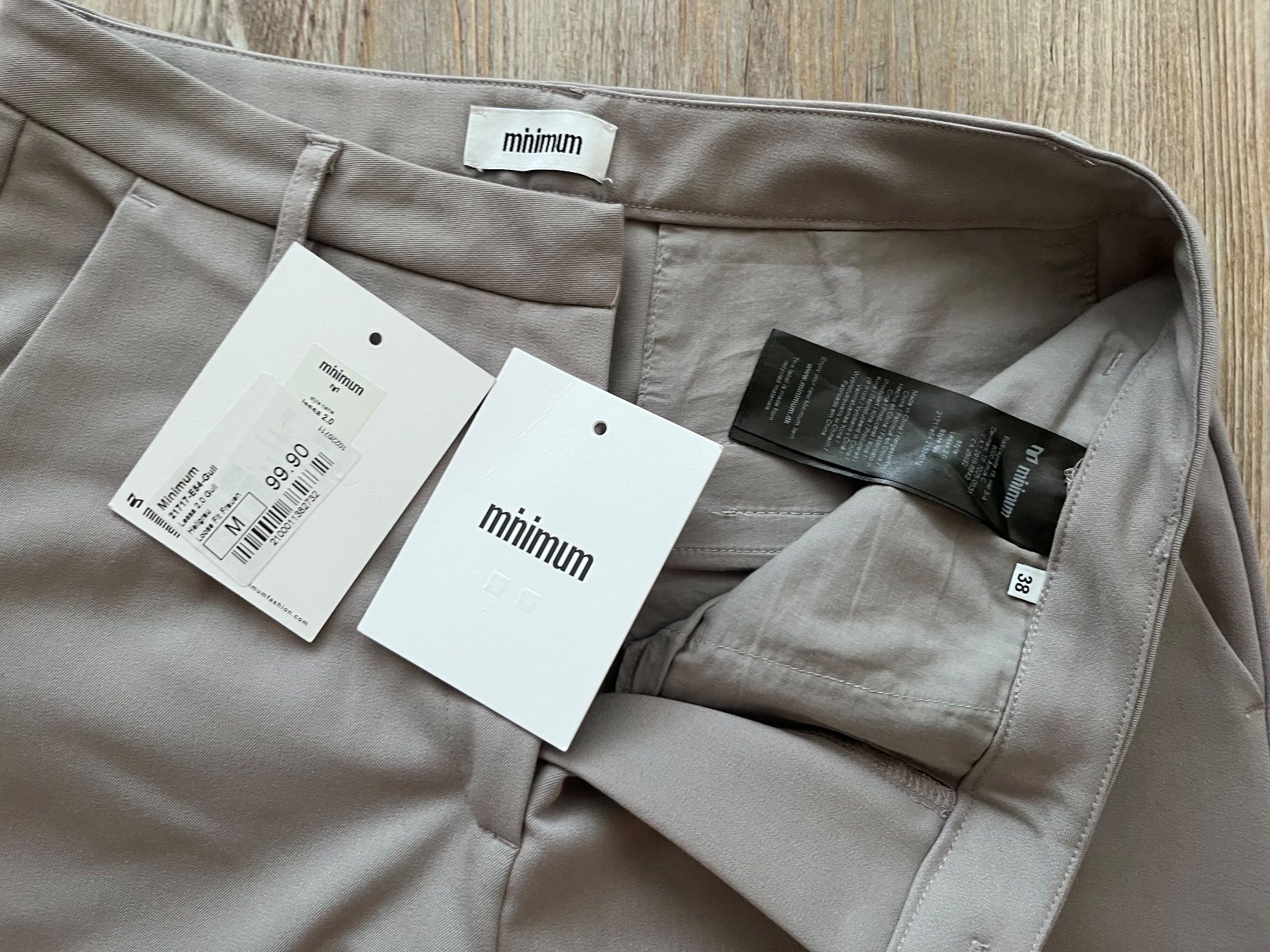 Pantaloni: MINIMUM Stoffhose Lessa 2.0 Gull Hellgrau Loose Fit Gr. M, – Usato da Belp venduto da Solyluna 2