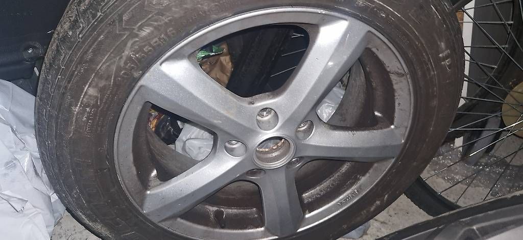 Pneumatici & Ruote complete: 3 Roue audi a3 vw 16" 205 55/r16 – Usato da Romont FR venduto da edd_vl26 2