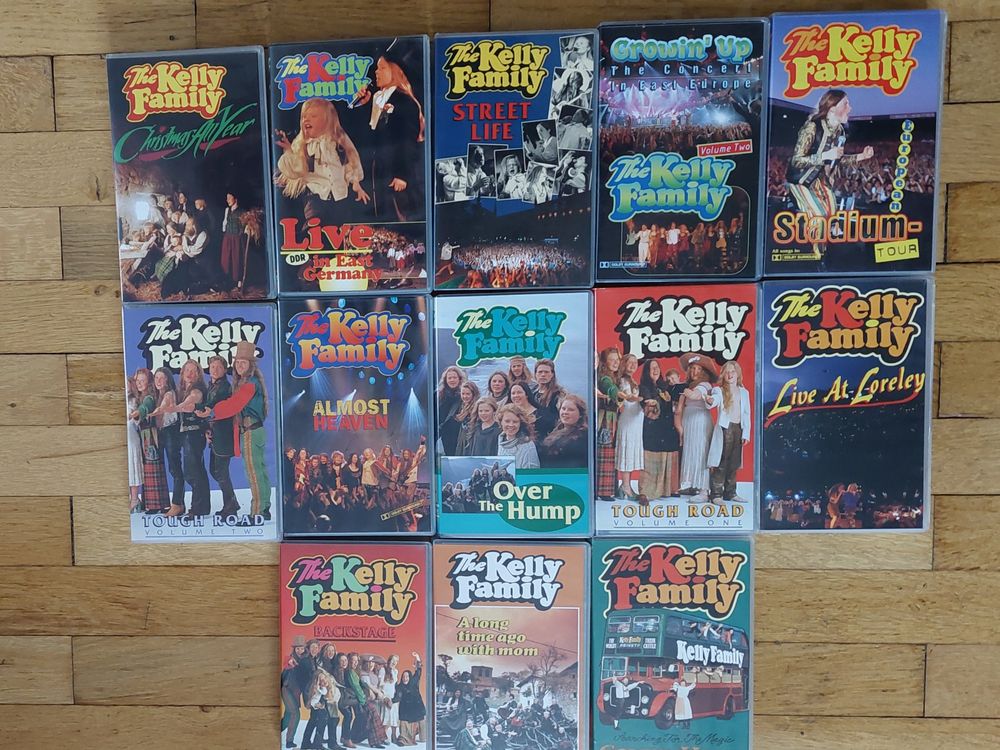 VHS Kelly Family Sammlung 13 STK (Gebraucht) in Uitikon Waldegg für CHF ...