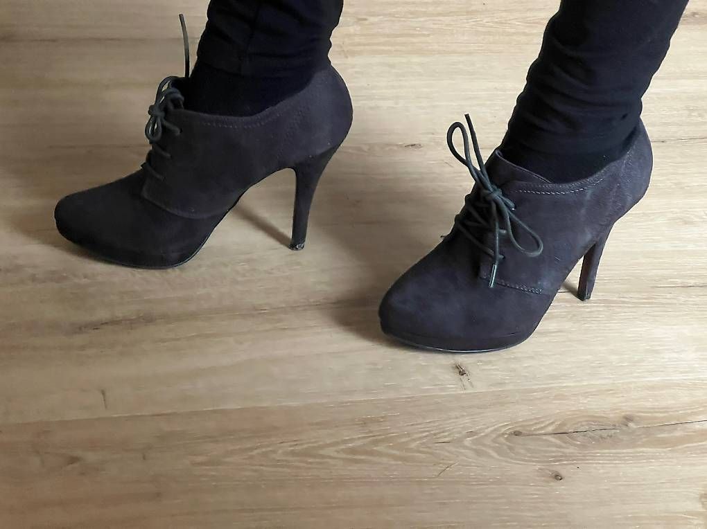 Damenschuhe: Ankle Boots rotbraun Gr 37 Absatzschuhe – Gebraucht aus Berg TG von LilBobaa 1
