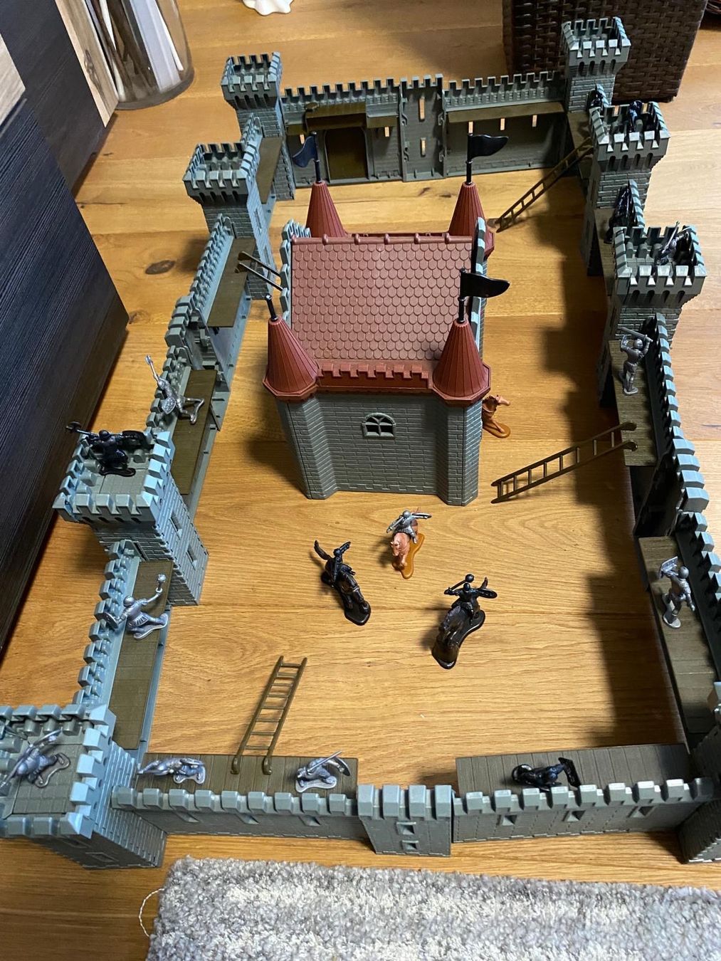 Spielzeuge: Ritterburg – Gebraucht aus Auenstein von moin. 2