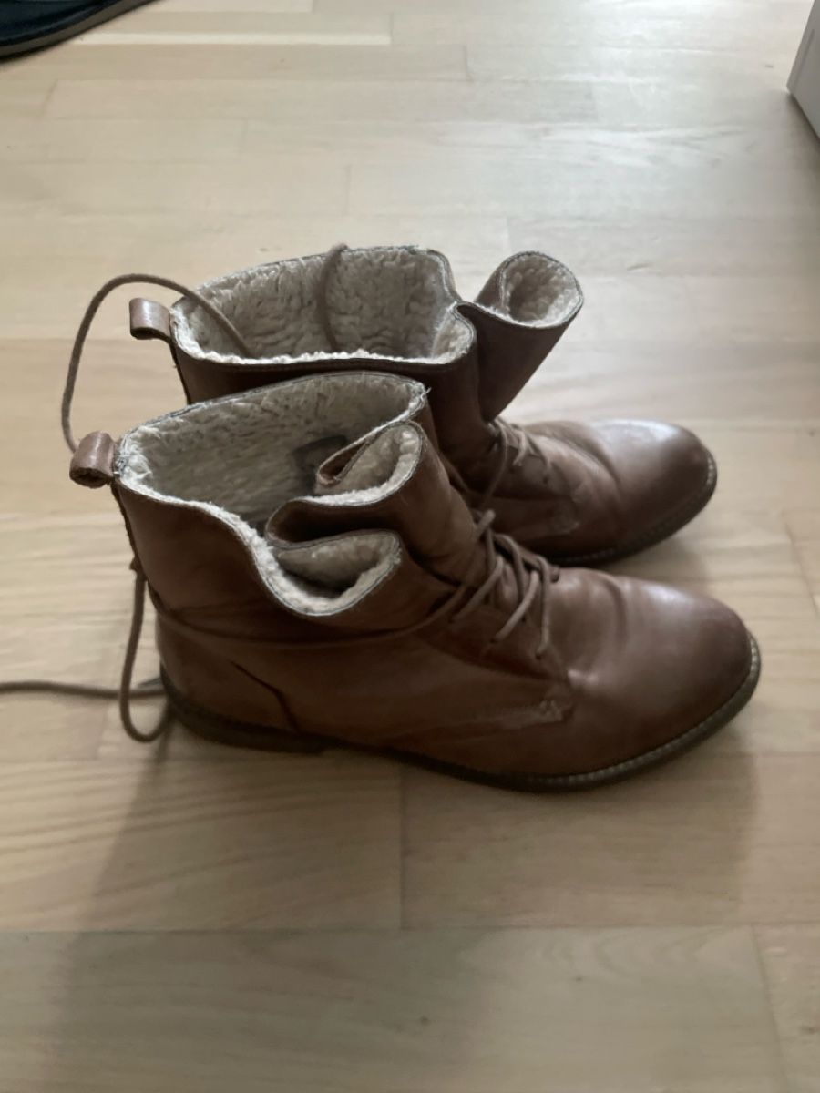 Scarpe da donna: Leichte Winterschuhe, Gr. 39 – Usato da Köniz venduto da cha_y2jv 1