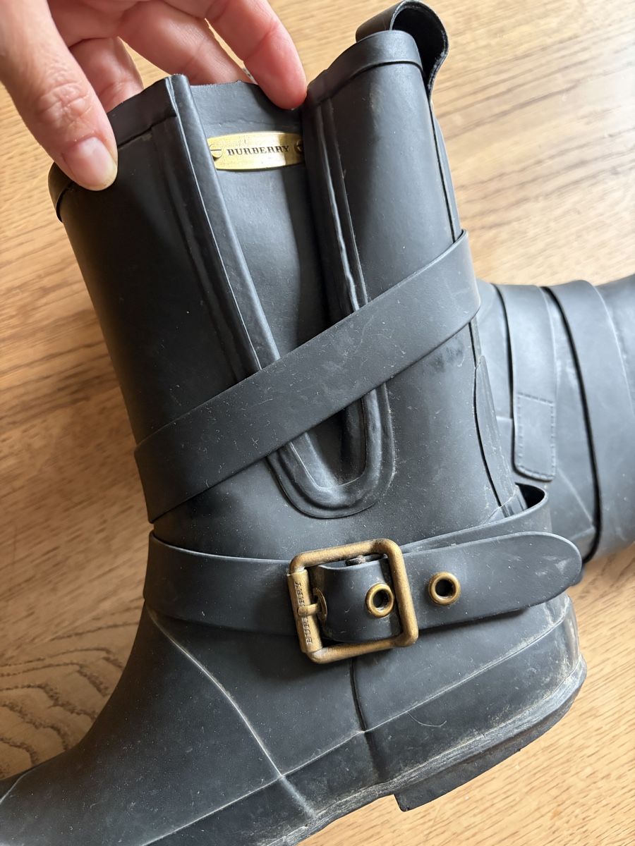 Burberry Damenschuhe: Burberry Gummistiefel  – Gebraucht aus Zuerich von yasminflower 1