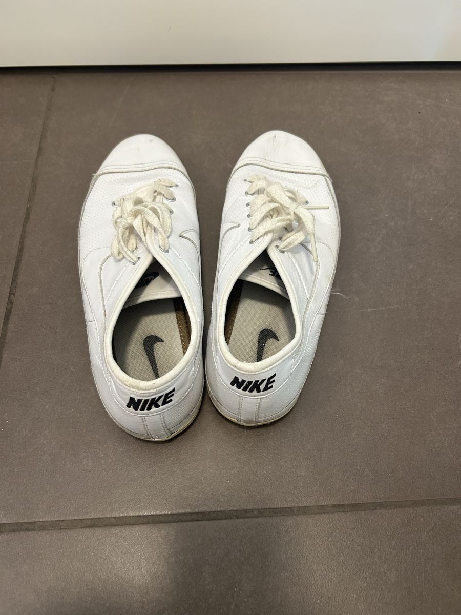 Nike Herrenschuhe: 1 paire de Nike  – Gebraucht aus Villars-le-Terroir von pla_8d6b 1